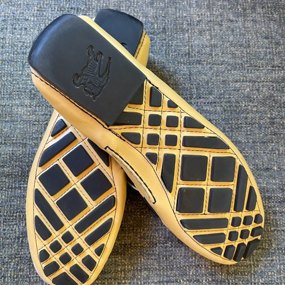 Burberry Women's Driving Shoes/Mocs - Picture 3 of 6